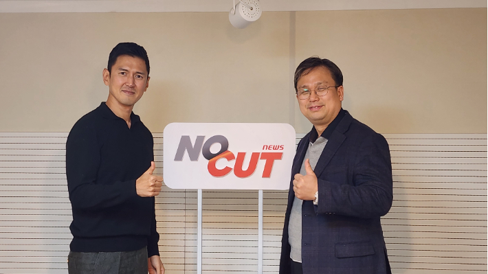 왼쪽부터 김지훈 집사, 박은서 목사