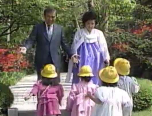 노태우 "마음 놓고 공부할 수 있는 학교 더 많이 만들겠다"…청와대 초청 노태우 "마음 놓고 공부할 수 있는 학교 더 많이 만들겠다"…청와대 초청