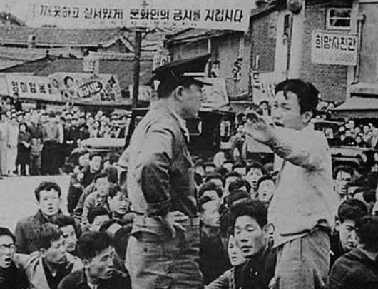 사상 첫 '대통령 없는 어린이날'…4·19혁명, 이승만 하야 사상 첫 '대통령 없는 어린이날'…4·19혁명, 이승만 하야