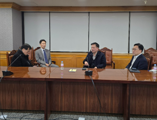 尹 비상계엄에 F4회의 소집…환율 급등 尹 비상계엄에 F4회의 소집…환율 급등