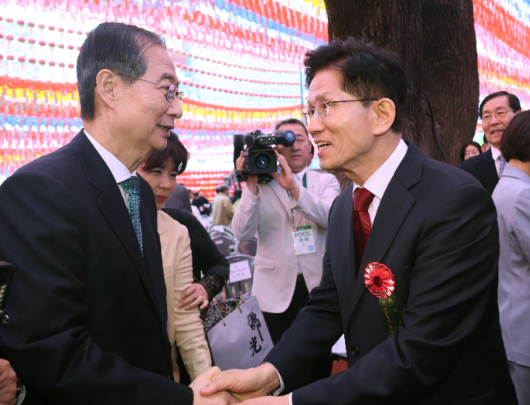 한덕수 "만나자", 김문수 "네" 했지만… 한덕수 "만나자", 김문수 "네" 했지만…