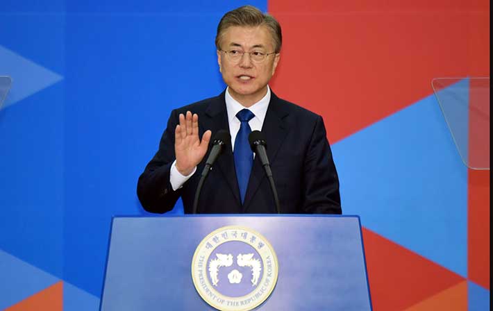 文, UAE 왕세자와 통화서 "에너지‧국방‧의료 협력 기대" 