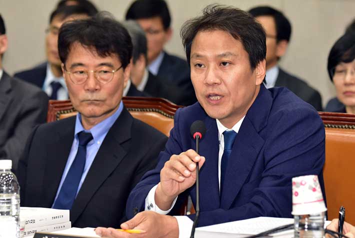 靑 "임종석 출장 관련 설명, UAE 자극할 수 있어"