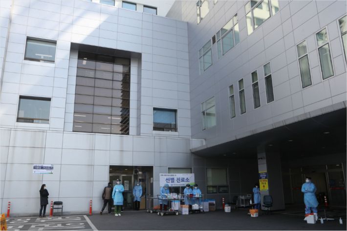 의정부 성모병원, 코로나19 '집단감염'으로 폐쇄 결정